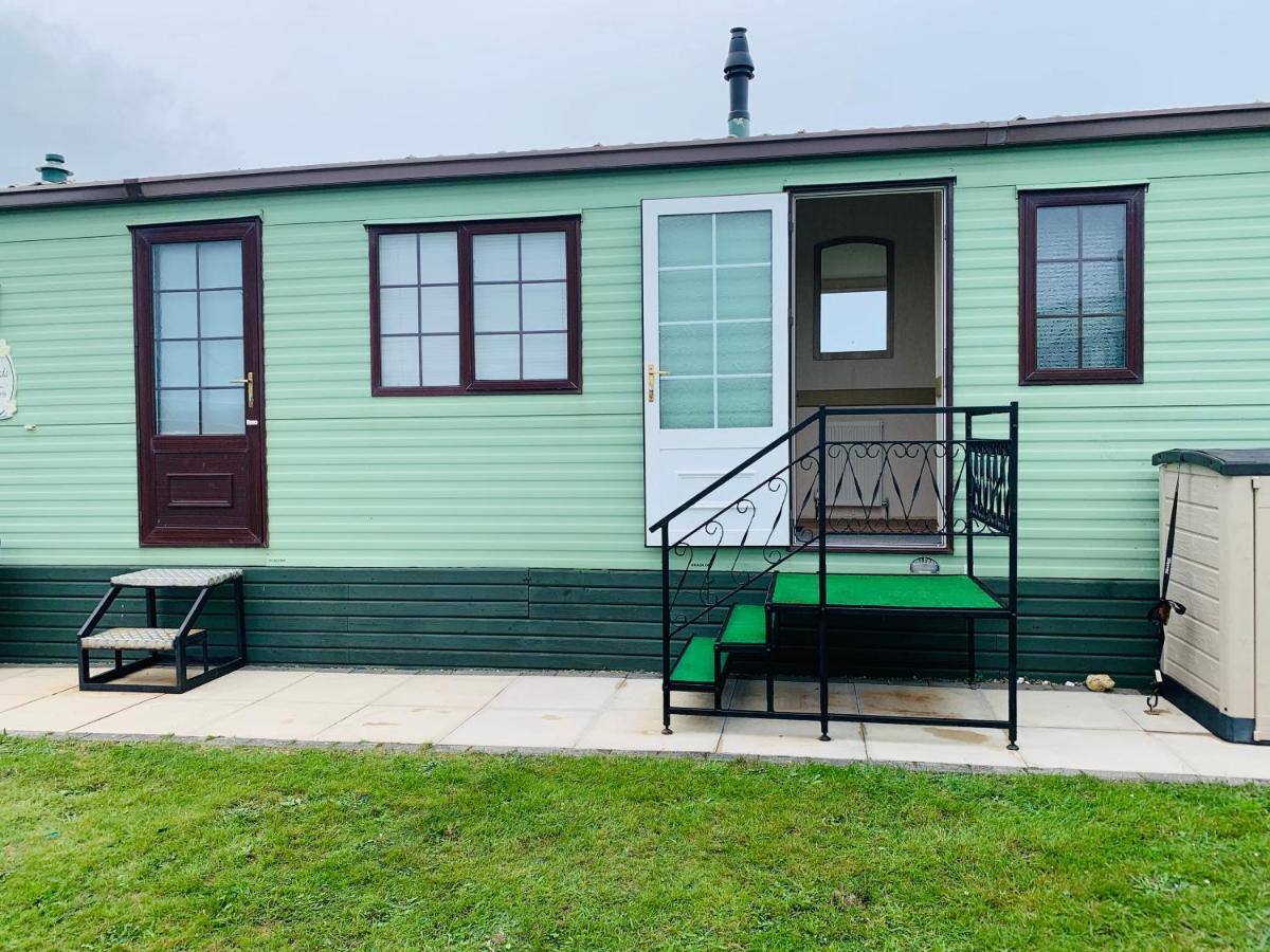 157 Amour Caravan Тиуин Екстериор снимка