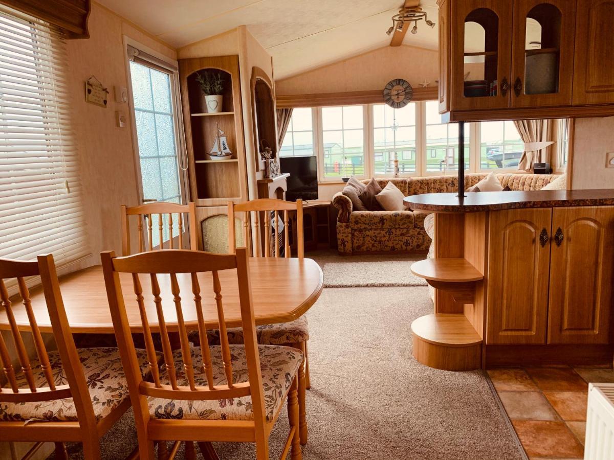 157 Amour Caravan Тиуин Екстериор снимка